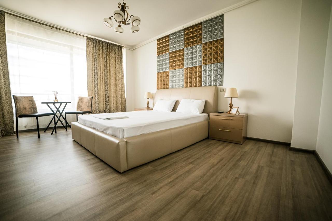 Miss By The Lake Studio Mamaia